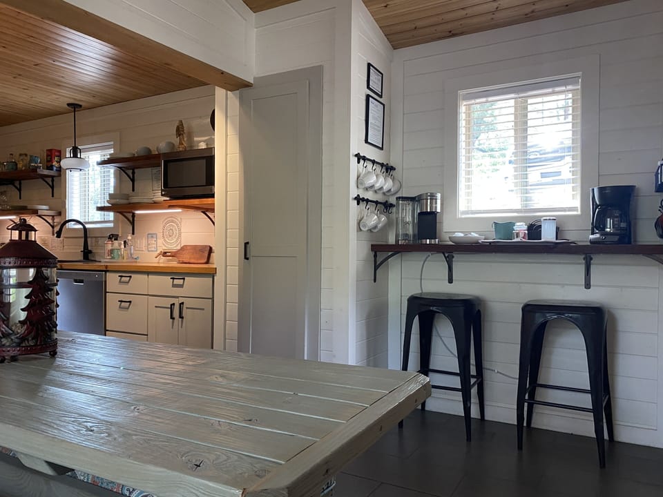 A built-in coffee bar makes a pleasant start to each day…