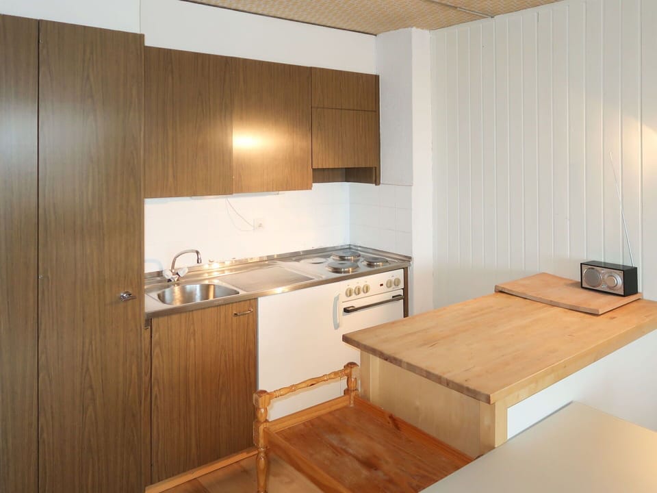 Room, Property, Furniture, Interior Design, Building, Floor, Wall, Cabinetry, Architecture, House