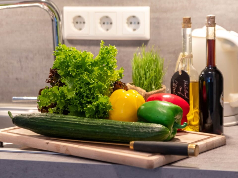 Food, Bottle, Tableware, Ingredient, Dishware, Natural Foods