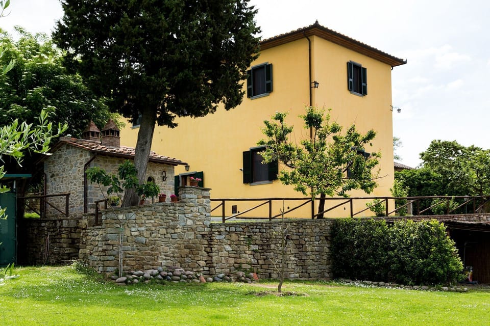 Property, House, Green, Wall, Building, Architecture, Tree, Rural Area, Sky, Grass