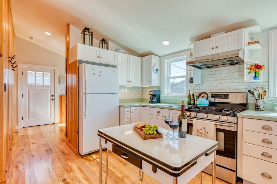 A fantastic modern farm style kitchen wih everything you need