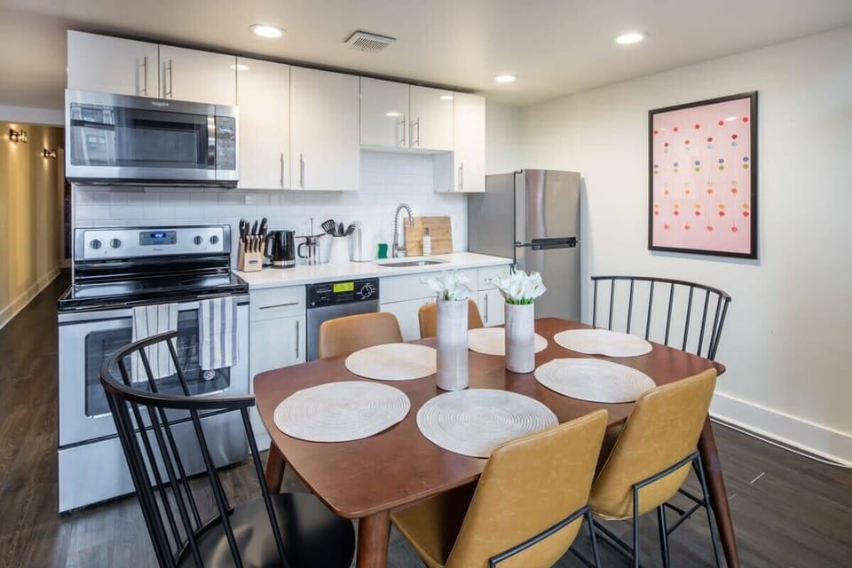 Dining  Room Comfortably sits 6