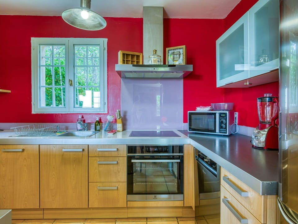 Countertop, Cabinetry, Kitchen Sink, Sink, Property, Tap, Kitchen, Kitchen Appliance, Wood, Kitchen Stove