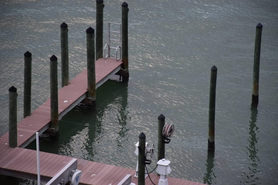 Private slip available for use. 27' x 15'.  Water and electric provided.