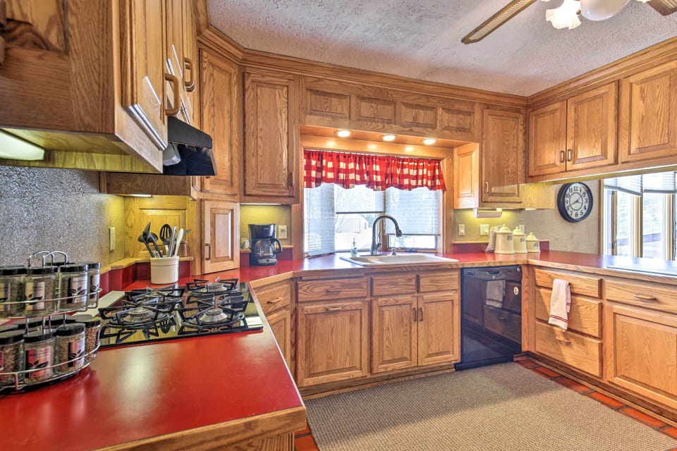 Kitchen | Cooking Basics | Drip Coffee Maker | Spices | Dishwasher