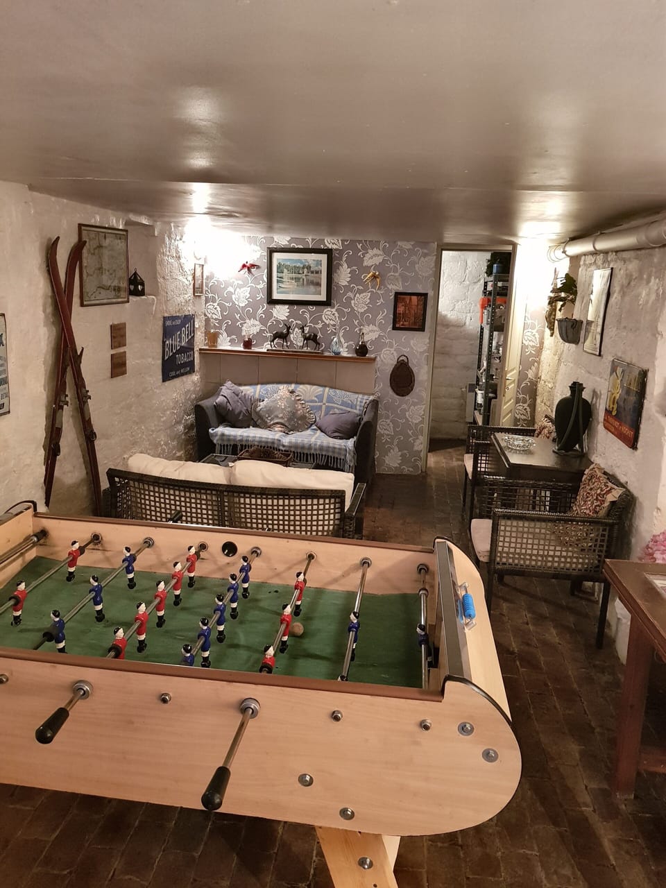 GAMES ROOM