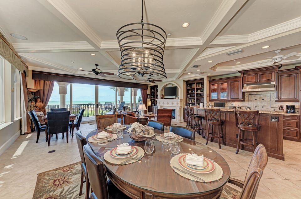 Vista Grande 1 Sul Mare Dining Table