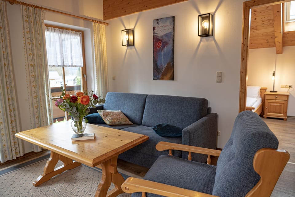 Ferienwohnung 2, 2 Personen, 50 qm, 1 Schlafzimmer, Balkon Apartment in Schönau am Königssee