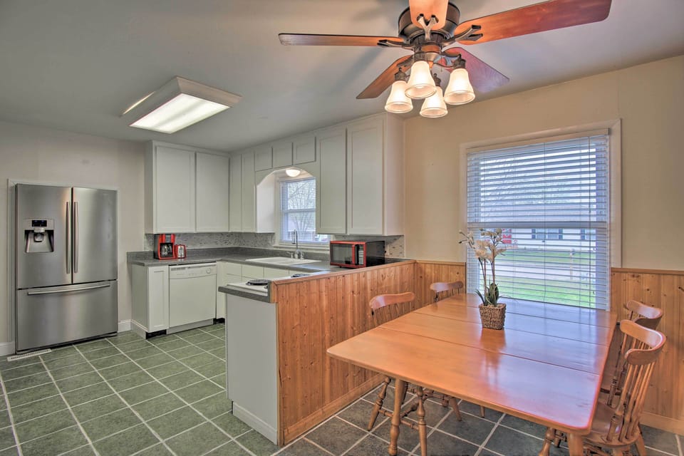 Dining Area | Dishware & Flatware