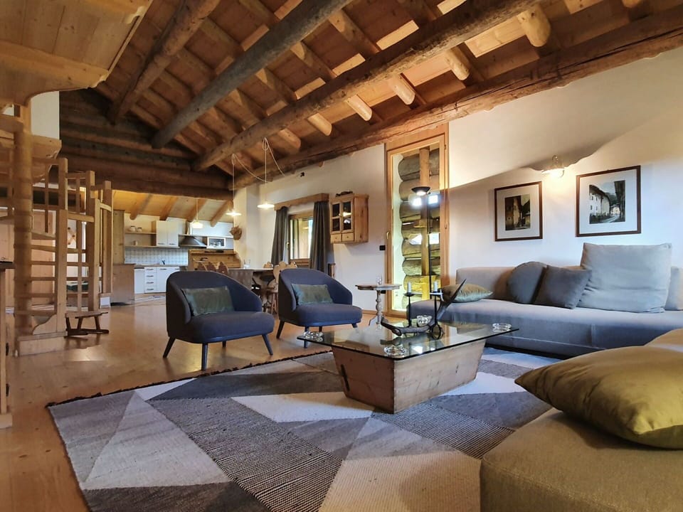 Furniture, Couch, Picture Frame, Wood, Interior Design, Table, Flooring, Floor, Lamp, Living Room