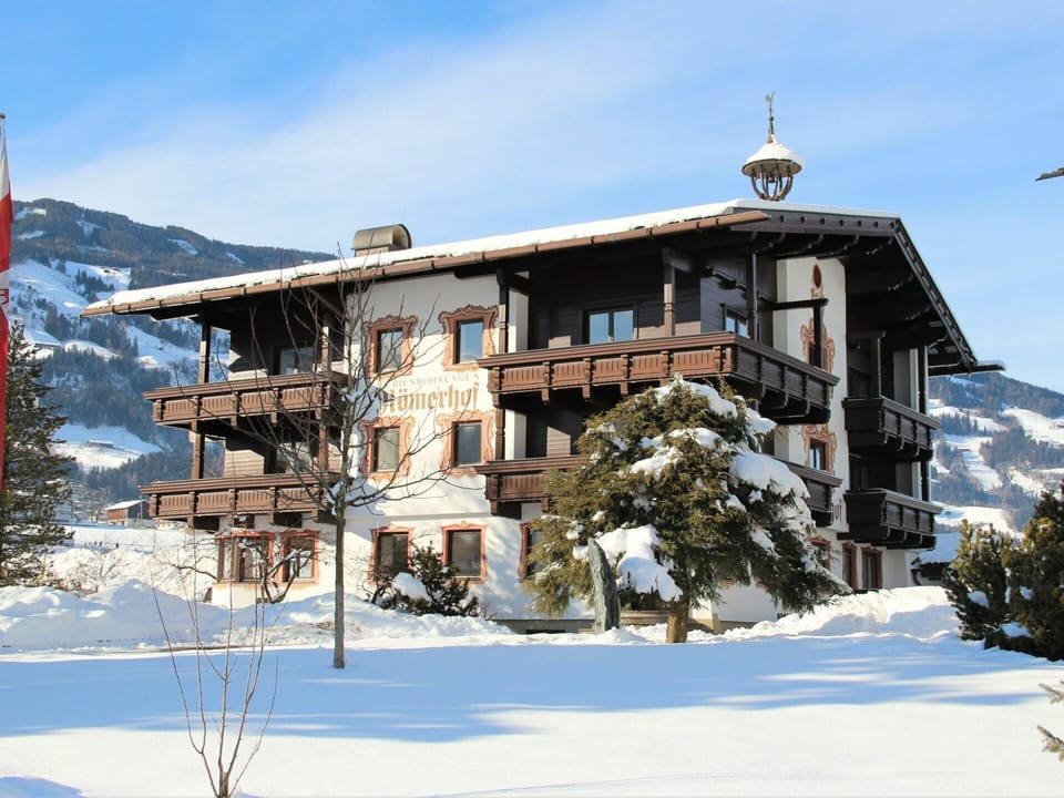 Sky, Building, Snow, Plant, Mountain, Cloud, Window, Tree, Slope, House