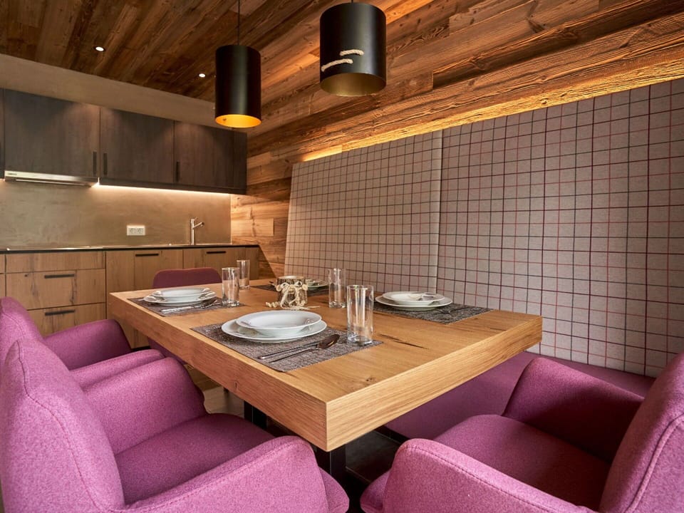 Room, Interior Design, Property, Furniture, Building, Wall, Architecture, Ceiling, Lighting, House