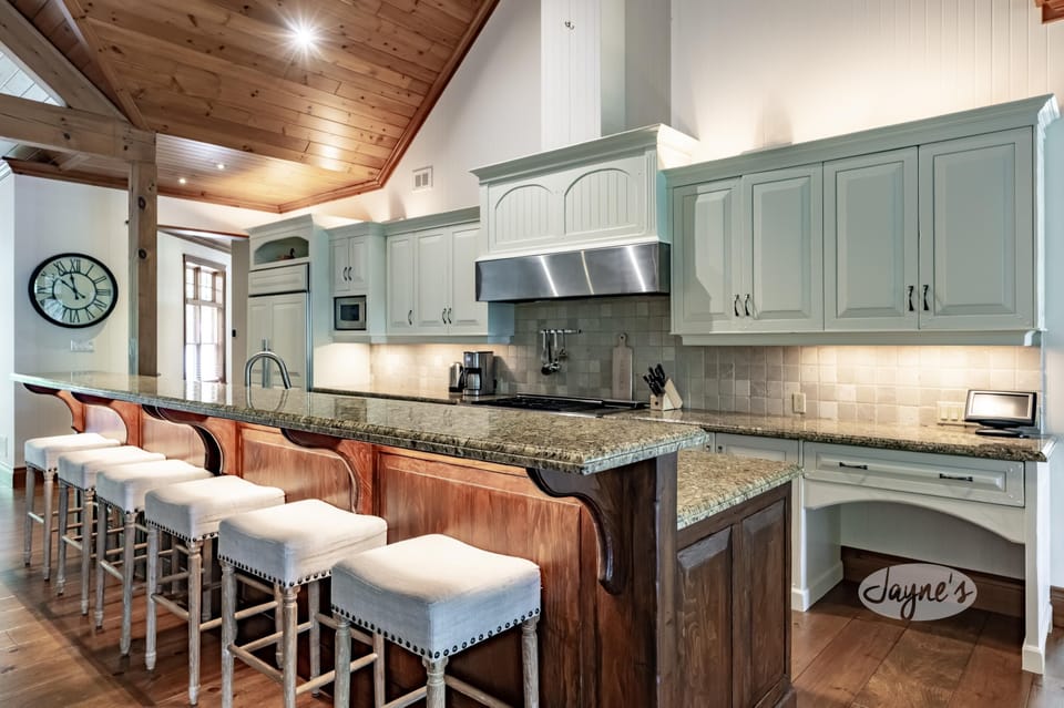 Kitchen &amp; Bar Seating