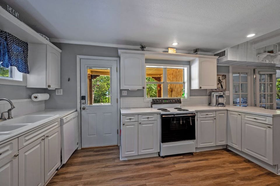 Hidden: coffee maker, crockpot, blender, toaster, mixer, pancake griddle & more!