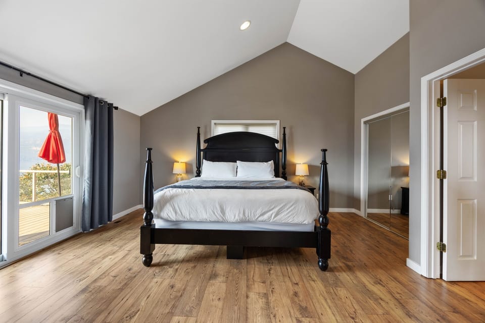 Master Bedroom with Ensuite Bathroom