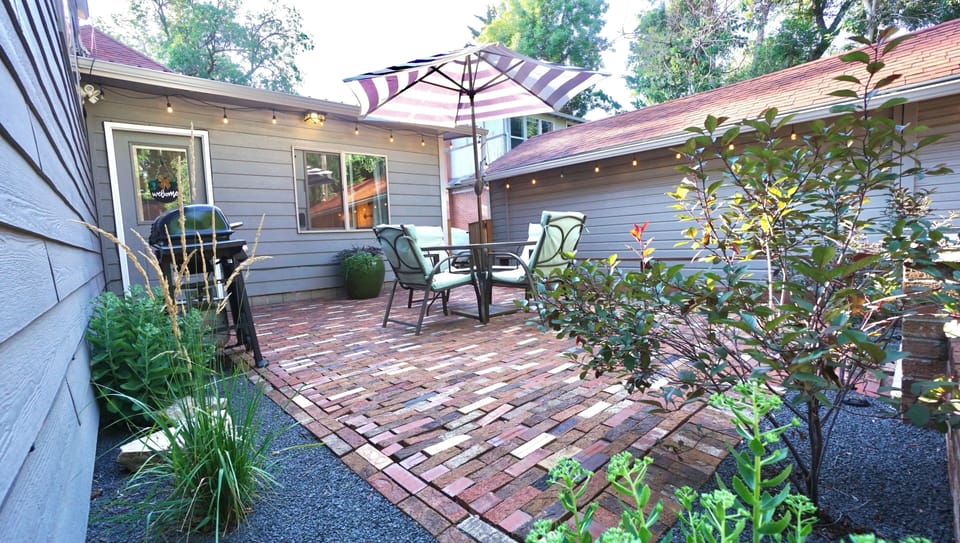 Back Patio | Outdoor Dining with Seating for 4!