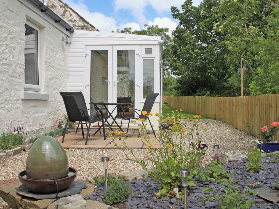 Relaxing stting-out-area | Swallows, Borgue, near Kirkcudbright