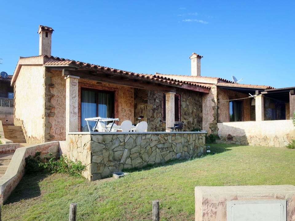 Property, House, Building, Home, Sky, Architecture, Rural Area, Real Estate, Villa, Estate