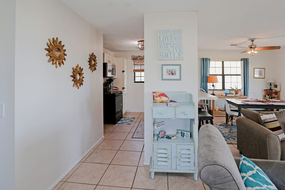 Kitchen & Dining Area