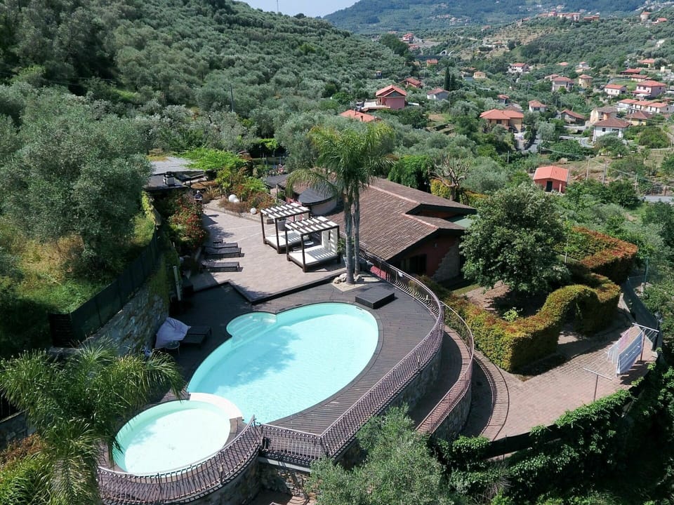 Water, Building, Property, Botany, Nature, Swimming Pool, Plant, Tree, Urban Design, Natural Landscape