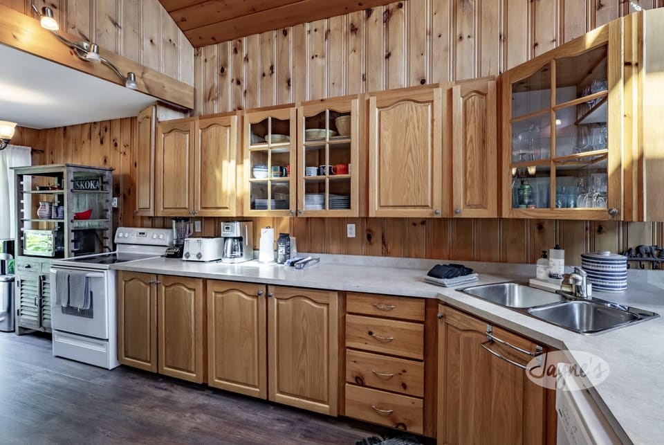 Kitchen - Main Cottage