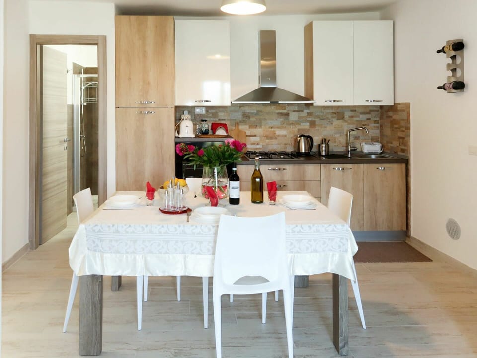 Room, Furniture, White, Property, Dining Room, Floor, Interior Design, Kitchen, Building, Table