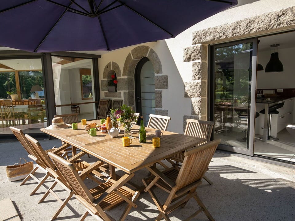 Table, Furniture, Chair, Plant, Shade, Outdoor Table, Outdoor Furniture, Interior Design, Building, Flowerpot