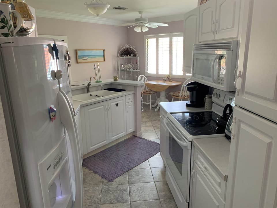 Kitchen from DR
