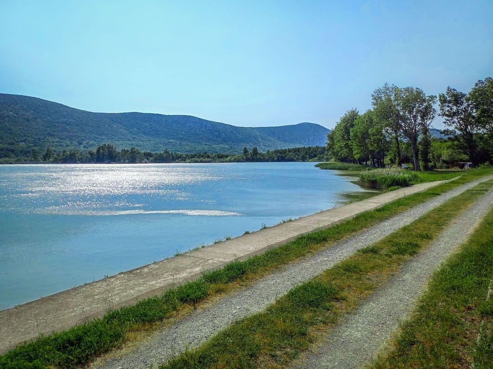 Water, Sky, Plant, Natural Landscape, Tree, Land Lot, Lake, Bank, Landscape, Grass