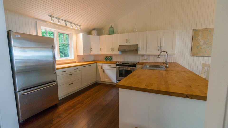 Main Cottage Kitchen