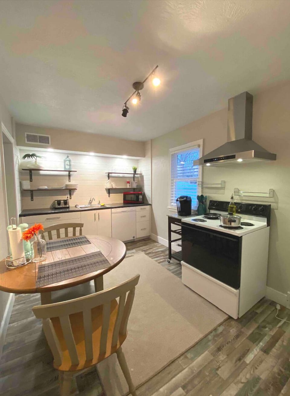 Beautiful kitchen and dining area. 