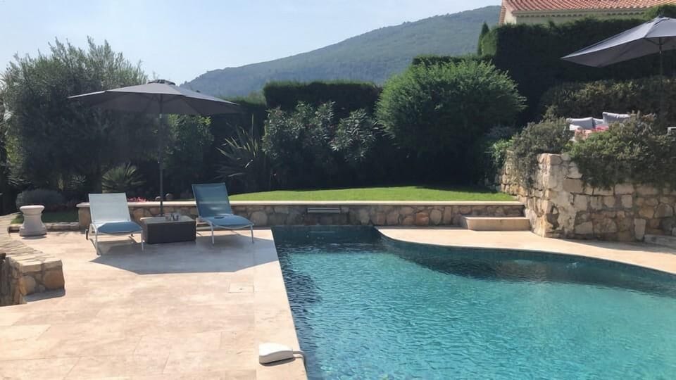 Garden and swimming pool