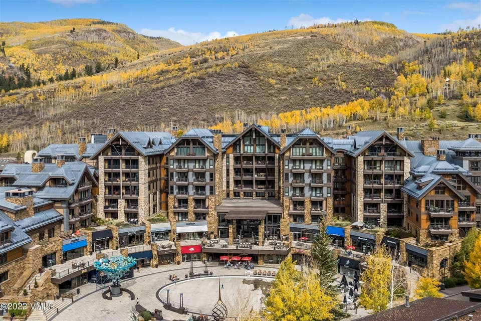 Vail Solaris - Exterior