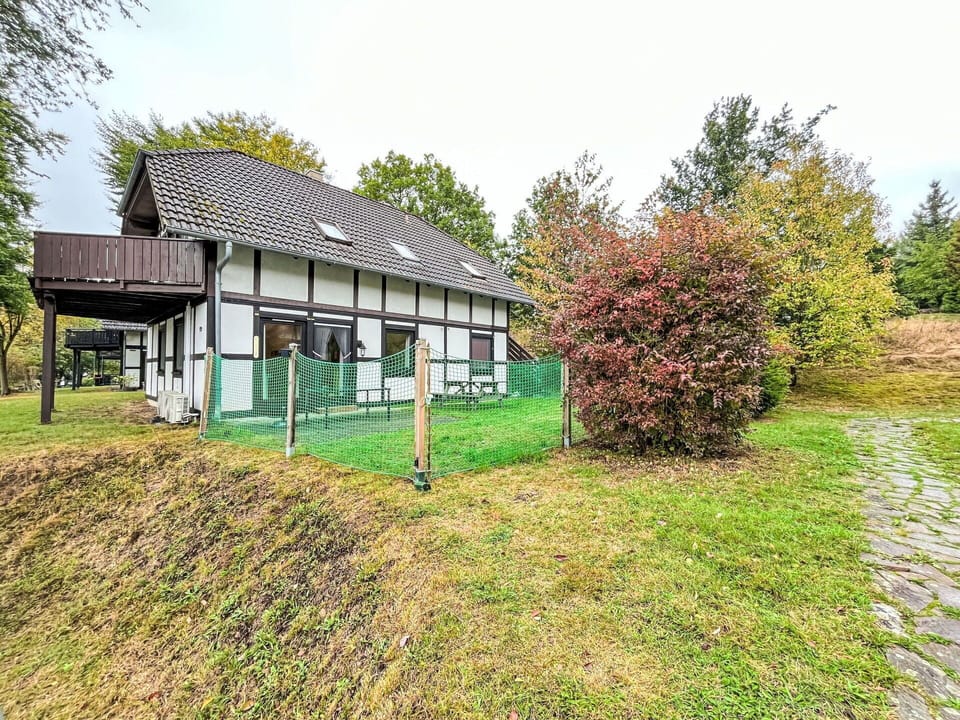 House, Roof, Rural Area, Cottage, Home, Plain, Lawn, Farmhouse, Pasture, Garden
