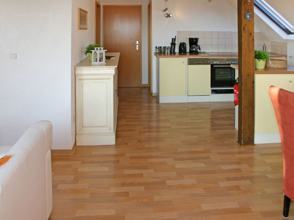 Floor, Room, Property, Flooring, Wood Flooring, Laminate Flooring, Hardwood, Furniture, Tile, Building
