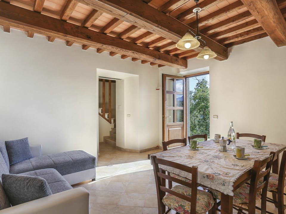 Property, Room, Building, Ceiling, Interior Design, Furniture, House, Table, Real Estate, Beam