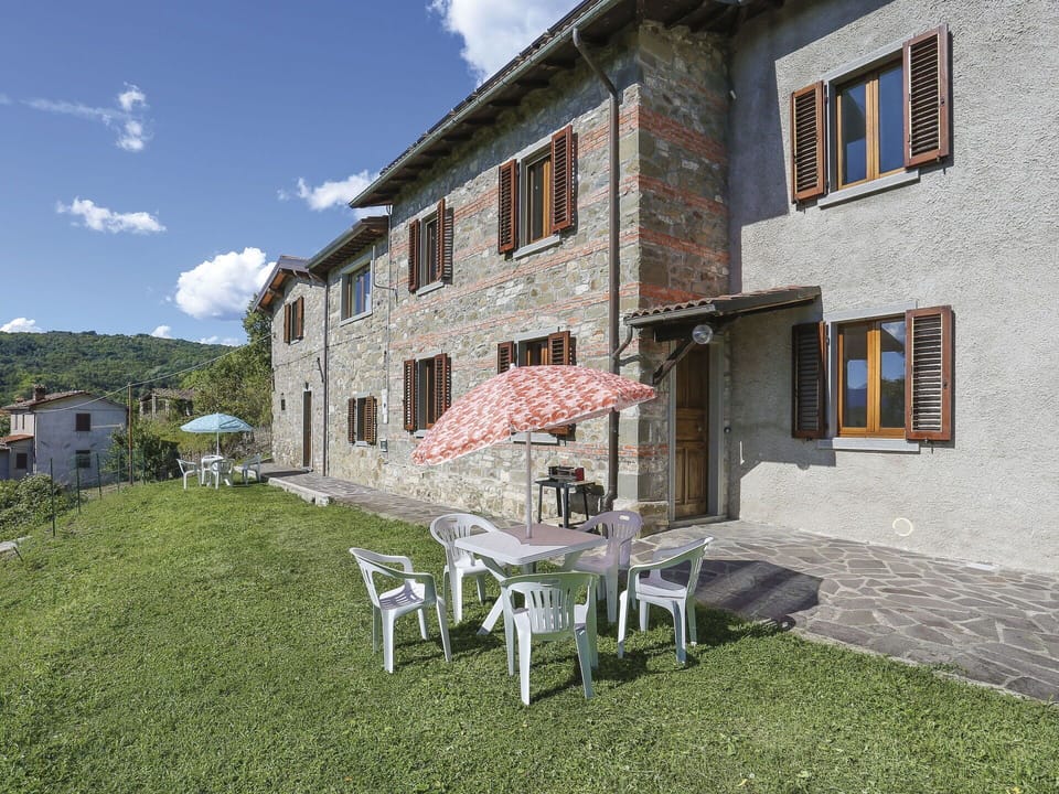Property, House, Building, Real Estate, Home, Architecture, Cottage, Residential Area, Grass, Farmhouse