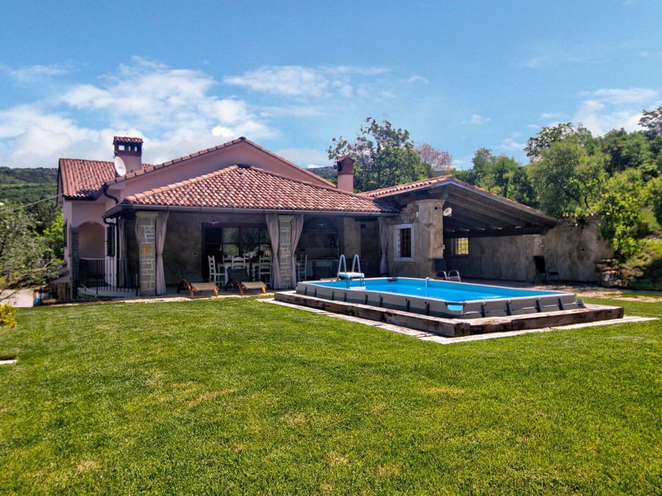 Swimming Pool, House, Roof, Residential Area, Home, Cottage, Estate, Farmhouse, Resort, Leisure