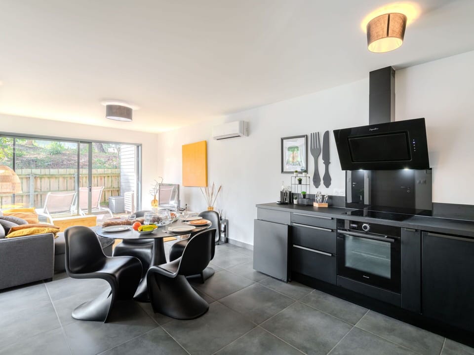 Cabinetry, Furniture, Window, Building, Countertop, Kitchen, Interior Design, Lighting, Wood