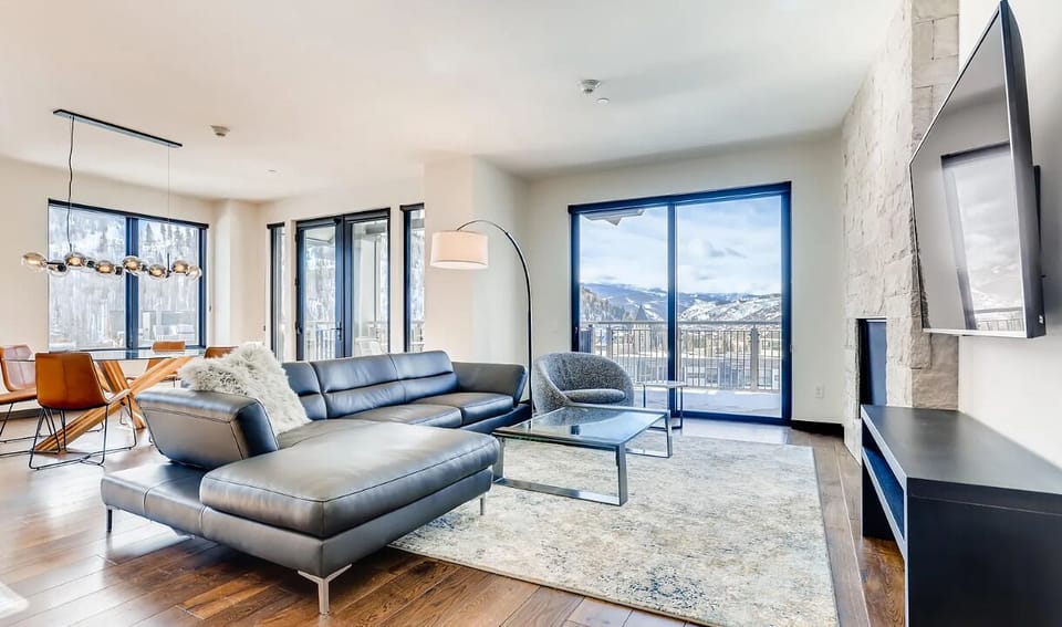 Living room - The Lion Vail