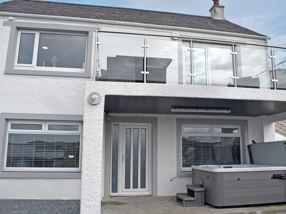 Beautiful, detached, upside down style cottage | Stinchar View, Ballantrae, near Girvan