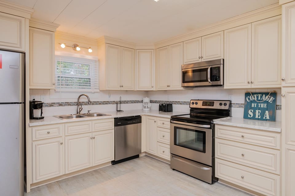 Kitchen / Dining - North