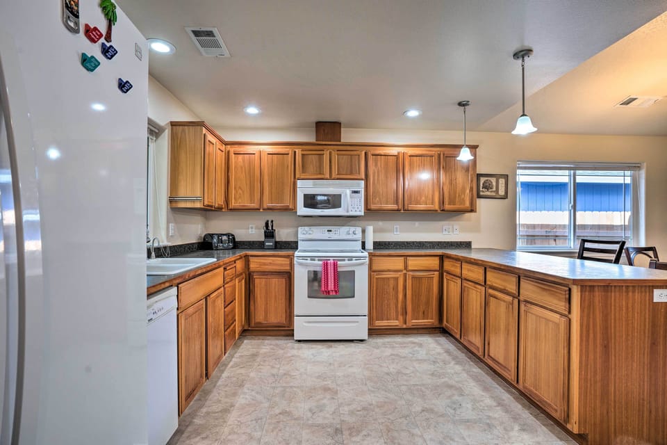 Kitchen | Cooking Basics | Toaster | Drip Coffee Maker