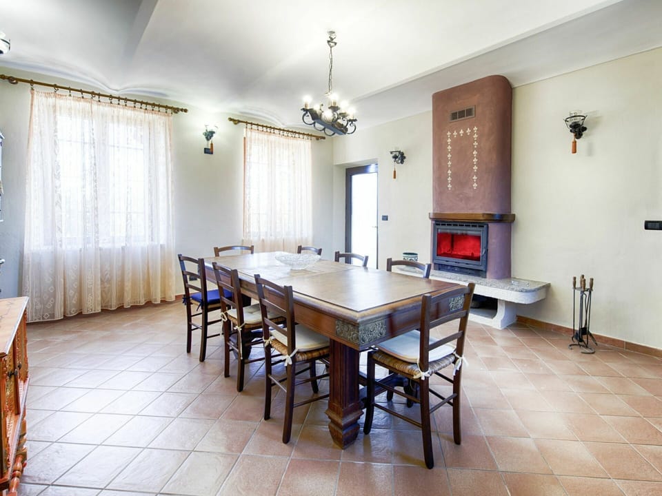 Property, Room, Building, Furniture, Interior Design, Floor, Table, Ceiling, House, Real Estate