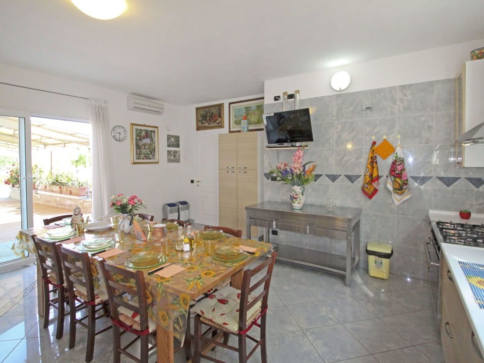 Property, Room, Building, Yellow, House, Furniture, Real Estate, Floor, Interior Design, Table