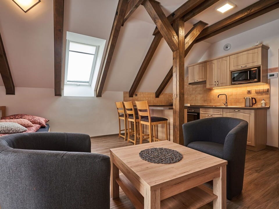 Room, Property, Furniture, Interior Design, Building, Living Room, Table, House, Ceiling, Floor