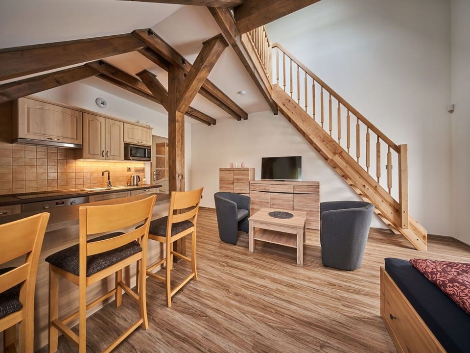 Room, Property, Furniture, Building, Interior Design, Wood Flooring, House, Hardwood, Wood, Floor