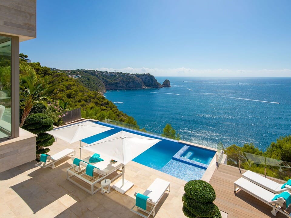 Property, House, Building, Swimming Pool, Real Estate, Azure, Sky, Villa, Vacation, Apartment