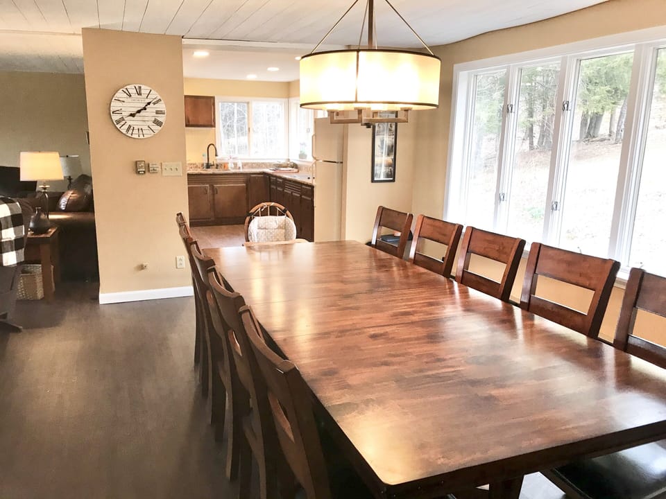 Dining room, seats 12