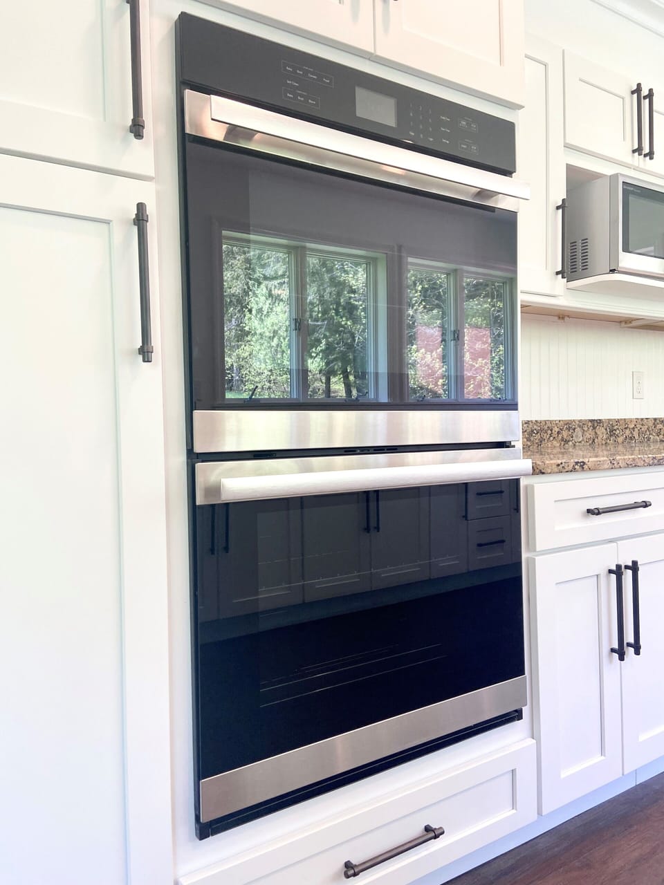 Brand new double oven chef's kitchen